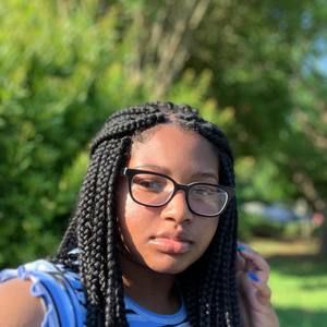 Meet your Posher, Desiree